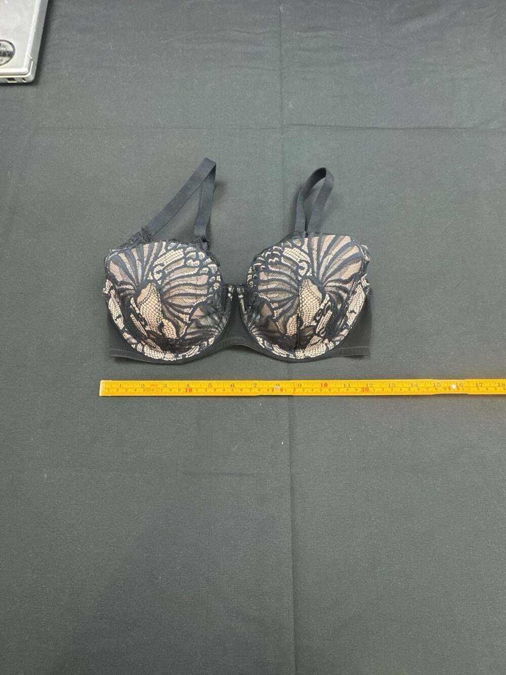 Paramour Women's Black and Nude Lace Underwire Bra Style 135061 Size 34D
